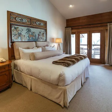 Luxury King Room Hotel Room-3