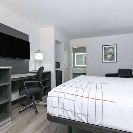 La Quinta Inn By Wyndham Dallas Uptown-3