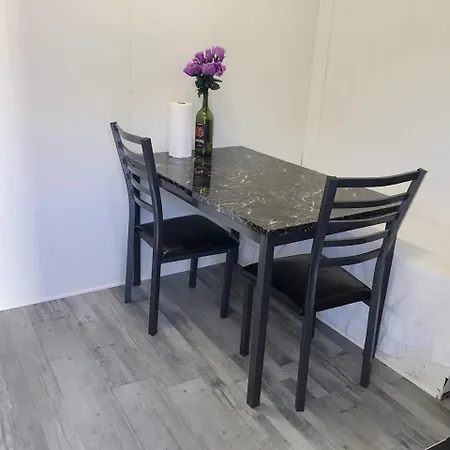 Independent Bedroom With Private Bathroom#1-2