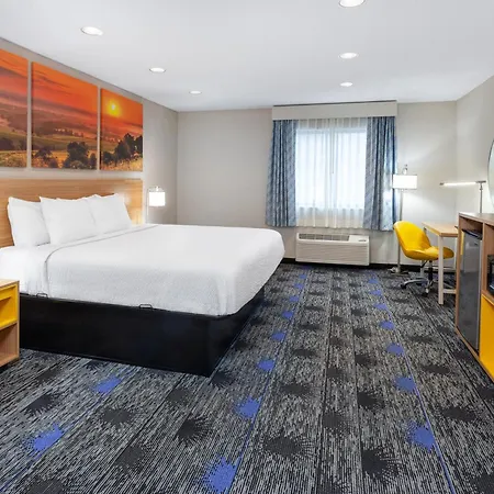 Days Inn By Wyndham Wooster-2