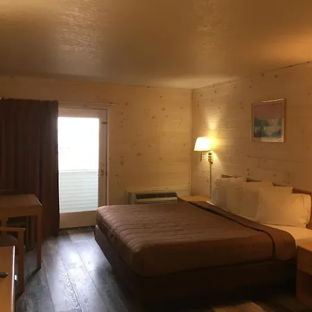 Great Mackinaw Beachfront Hotel-2