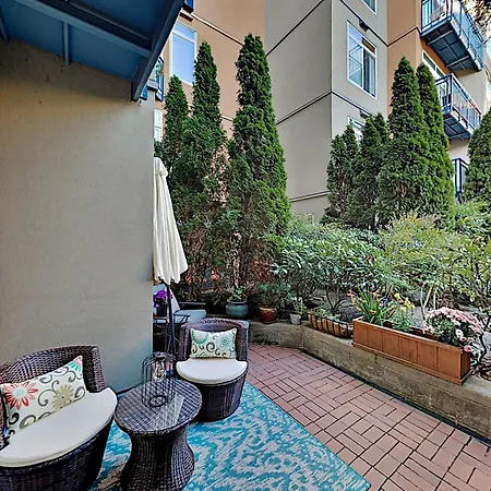 Belltown Court II-3