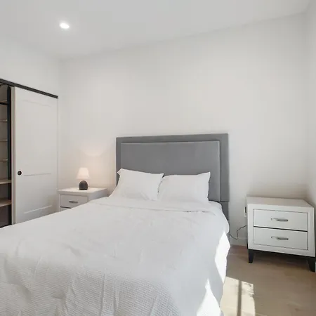 Hollywood & Miracle Mile Apartment Rentals-2