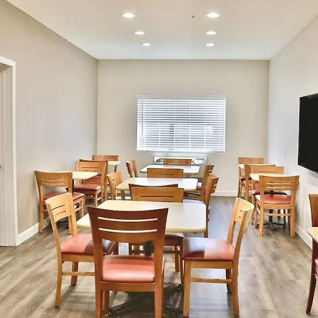 Baymont By Wyndham Tucson Airport-3