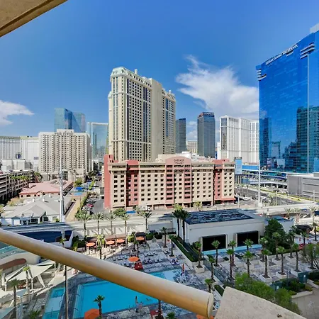 Amethyst Studio Suite MGM Signature STRIP VIEW Balcony-3
