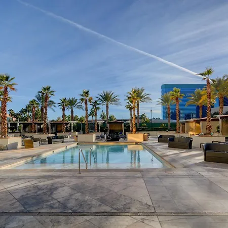 PREMIUM JR SUITE MGM Signature Balcony STRIP VIEW-2