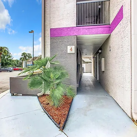 Be Our Guest! 1 Bedroom Condo Near Disney Parks!-2