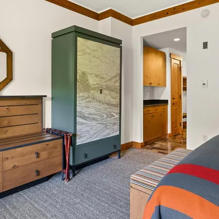 1315 - Studio - Lodge At Spruce - Stowe Mt Resort - Ski In Ski Out - Sleeps 4-3
