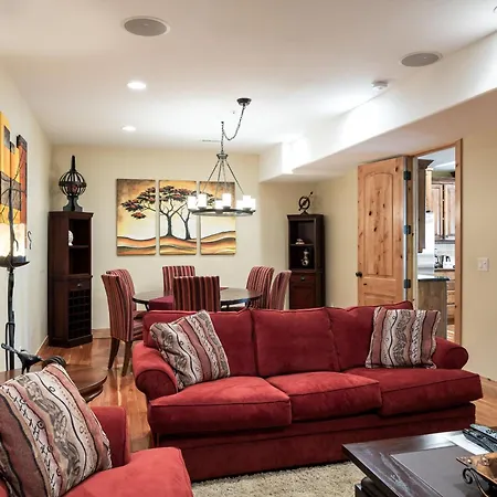 Spacious Retreat, Sleeps 7, Minutes To Skiing, Private Hot Tub, Scenic Views, Ultimate Relaxation!-3