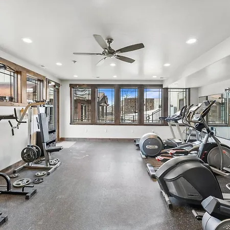Newer Upscale Canyons Village Resort Condo, 5 Min Walk To Gondola, 2 Bedrooms Ensuite, Pet Friendly-2