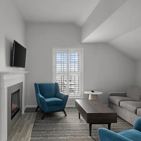 Club Wyndham Newport Onshore-2