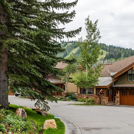 Deer Valley Little Belle Ultimate Ski Getaway, Sleeps 14, Luxury Design, Private Hot Tub,-3