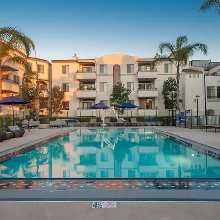 Cozy Large 1 Bedroom Condo by UCLA-2