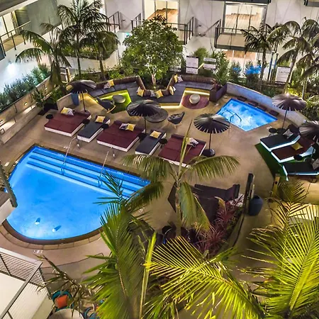 Fairfax District Chic City Oasis 2 Bedroom Apt With Den 136-3