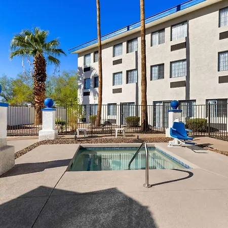 Days Inn & Suites By Wyndham Mesa Near Phoenix-3
