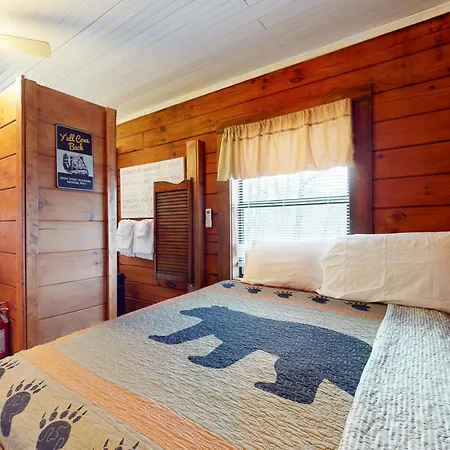 Cozy Cabin-2