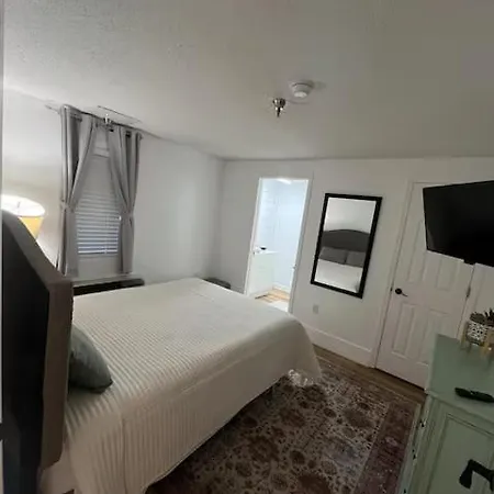 2025 Renovated Condo Pool Downtown Gatlinburg-2