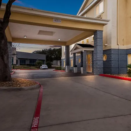 Quality Inn & Suites San Antonio Airport - Stone Oak-2