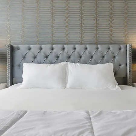 Golden Luxe Suite Downtown Nashville-2