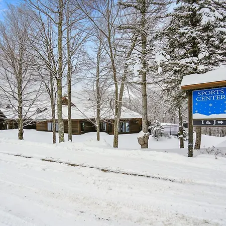 Highridge B16A Inviting Queen Room For Two With Access To Pool And Hot Tub-3
