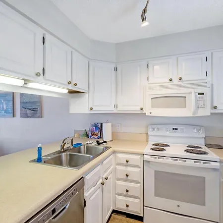 Emerald Oasis, Emerald Oasis- Gulf Front, Great For Families And Close To Destin Harbor!-3
