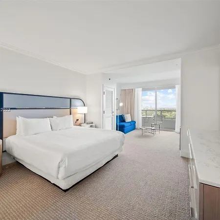 Fontainebleau Miami Beach Junior Suite-2
