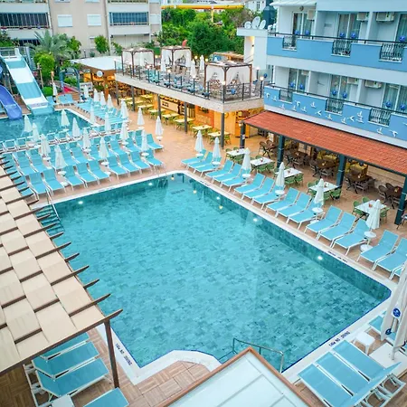 Club Big Blue Suit Hotel-2