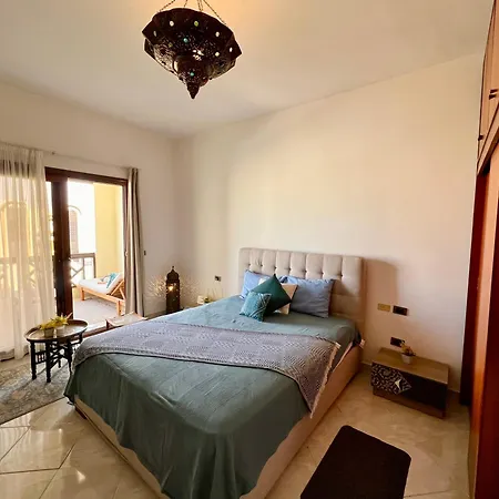 Luxury Beachfront Studio- Foreign Nationals Only-2