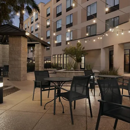 Courtyard Phoenix North / Happy Valley-3