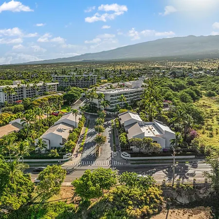 Walk To 3 Beaches | Top-Floor Maui Studio-2