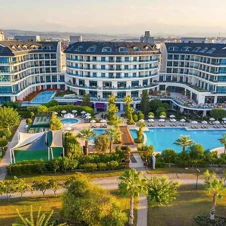 Commodore Elite Suites & Spa (Adults Only)-2