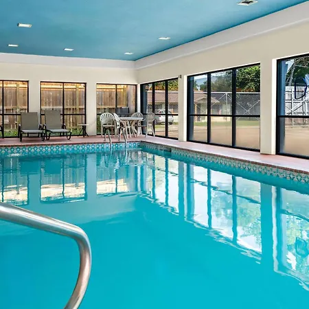 Quality Inn And Suites Lafayette-2
