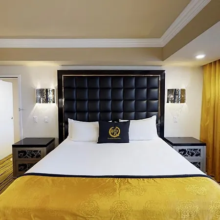 Paradise In Las Vegas In A Two Bedroom Villa-3