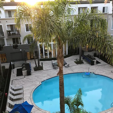 Top Floor Executive In Marina-2