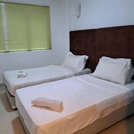 Marina Island Laguna1-304-2