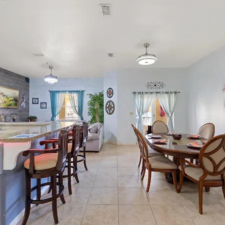 cozy&spacious condo 10min walk to beach-2