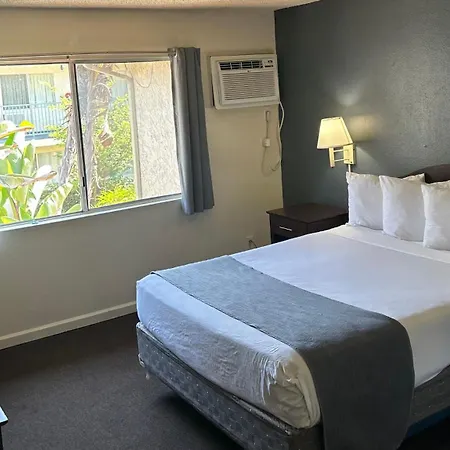California Suites Hotel-3