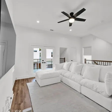 Modern Home Suite, 2Br, Office, Near Galleria-2