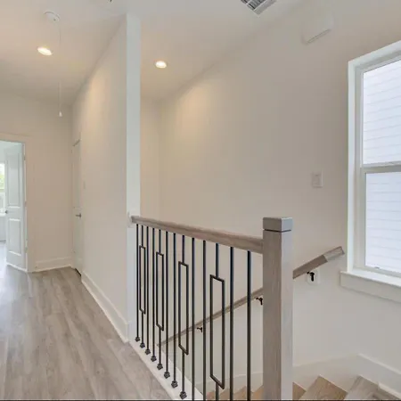Modern Home Suite, 2Br, Office, Near Galleria-3