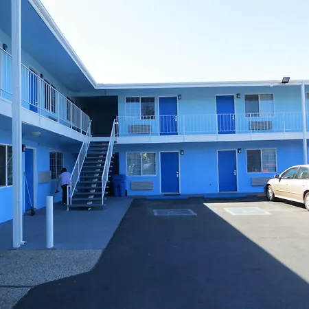Surf City Inn & Suites-3