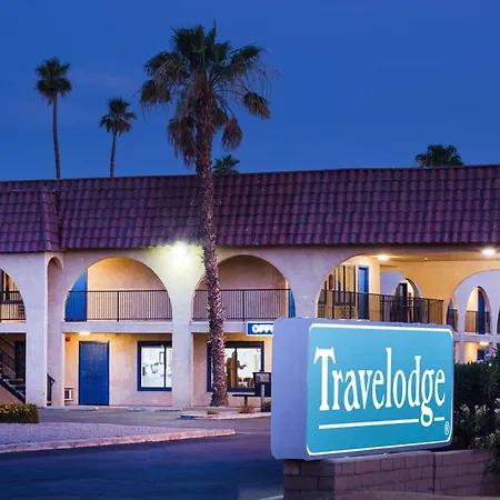 Travelodge By Wyndham Indio-3