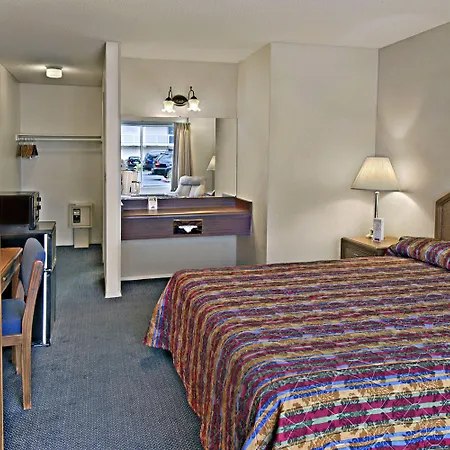 Ramada By Wyndham Anaheim Convention Center-2