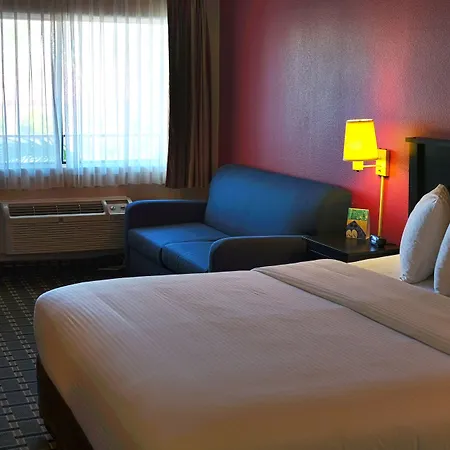 Stanford Inn & Suites Anaheim-2