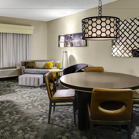 Courtyard By Marriott Columbus Downtown-2
