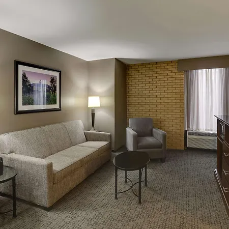 Drury Inn & Suites Columbus Dublin-2