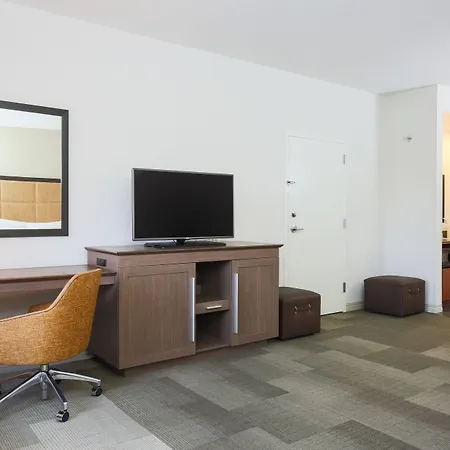 Hampton Inn & Suites Camarillo-3
