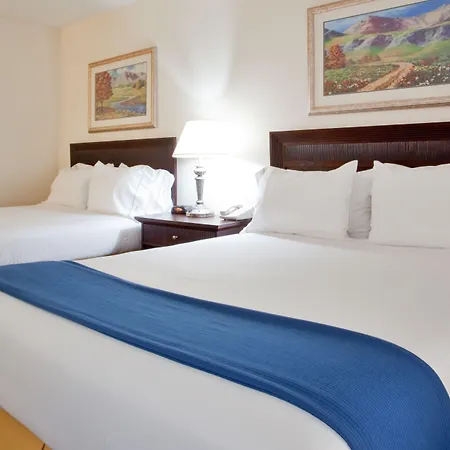 Holiday Inn Express & Suites Chesapeake By Ihg-3
