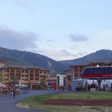 Ski In And Out, Westgate Park City Resort & Spa King Studio-2