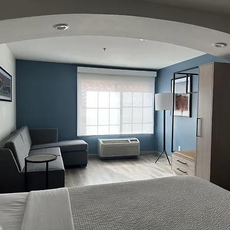 La Quinta Inn & Suites By Wyndham Albuquerque Midtown-3