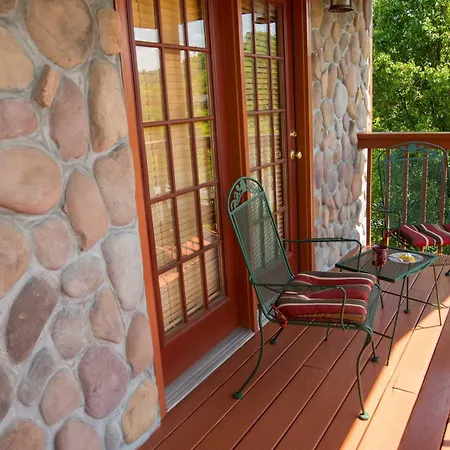 Berry Springs Lodge-2